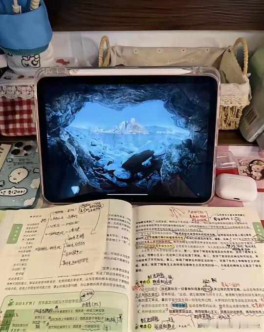 我一直以为所有平板都叫iPad 。天塌了😅原来华为、vivo、OPPO的平板不