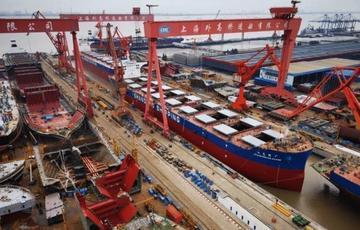 特朗普终于击中了要害？法新社曝料：2025年中国船厂新接订单量暴跌68%，全球份