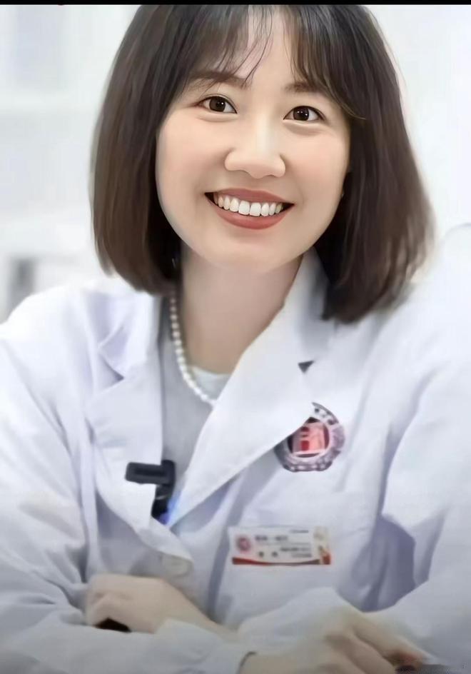 曾琦应该感谢自己！
她或许会留在医院继续给患者接诊。
因为她对患者特别友善，医术