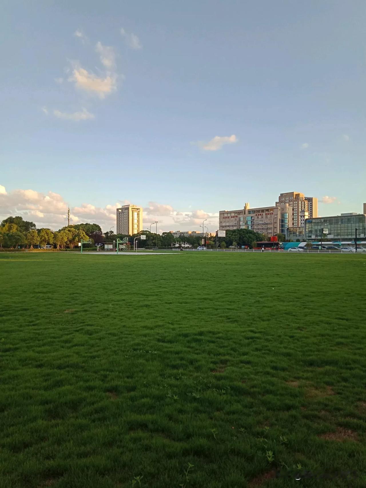 #上联：淋春夏秋冬雨；请你对下联#吹东南西北风