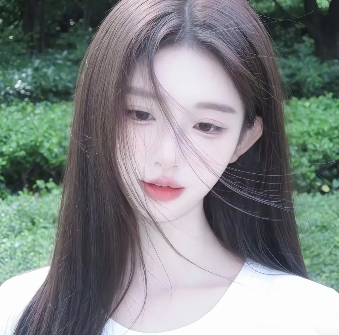 𝑾𝒆𝑪𝒉𝒂𝒕女头｜高清女头｜女生头像｜高质量头像｜无水印｜头像分享 