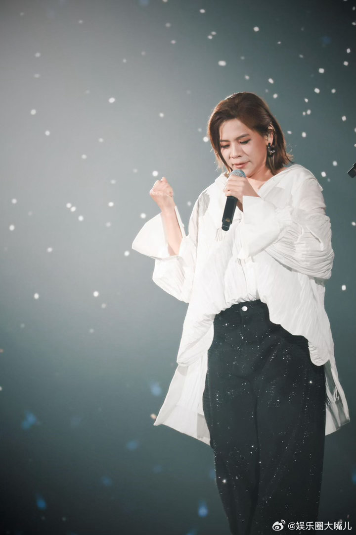 江美琪杭州演唱会将预售江美琪打造了香氛演唱会在歌声里释怀所有烦心事，再被柔和的香