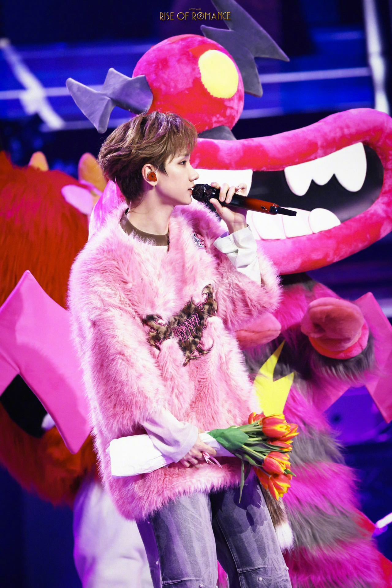 #咪咕星鲜事##汪苏泷明日世界演唱会官宣# 泷泷你就宠吧！一年三个主题的巡演是谁