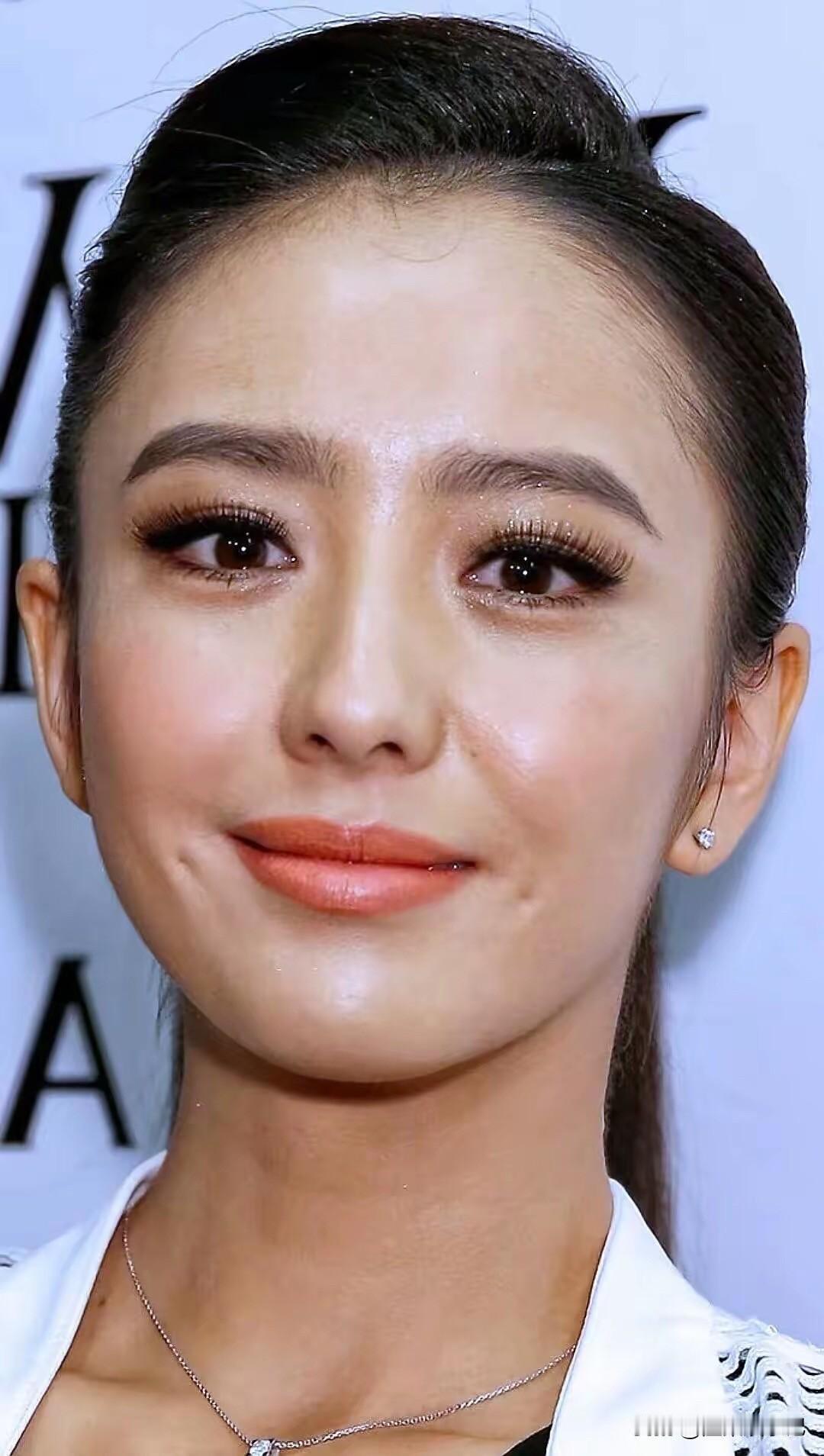 佟丽娅原生态的样子