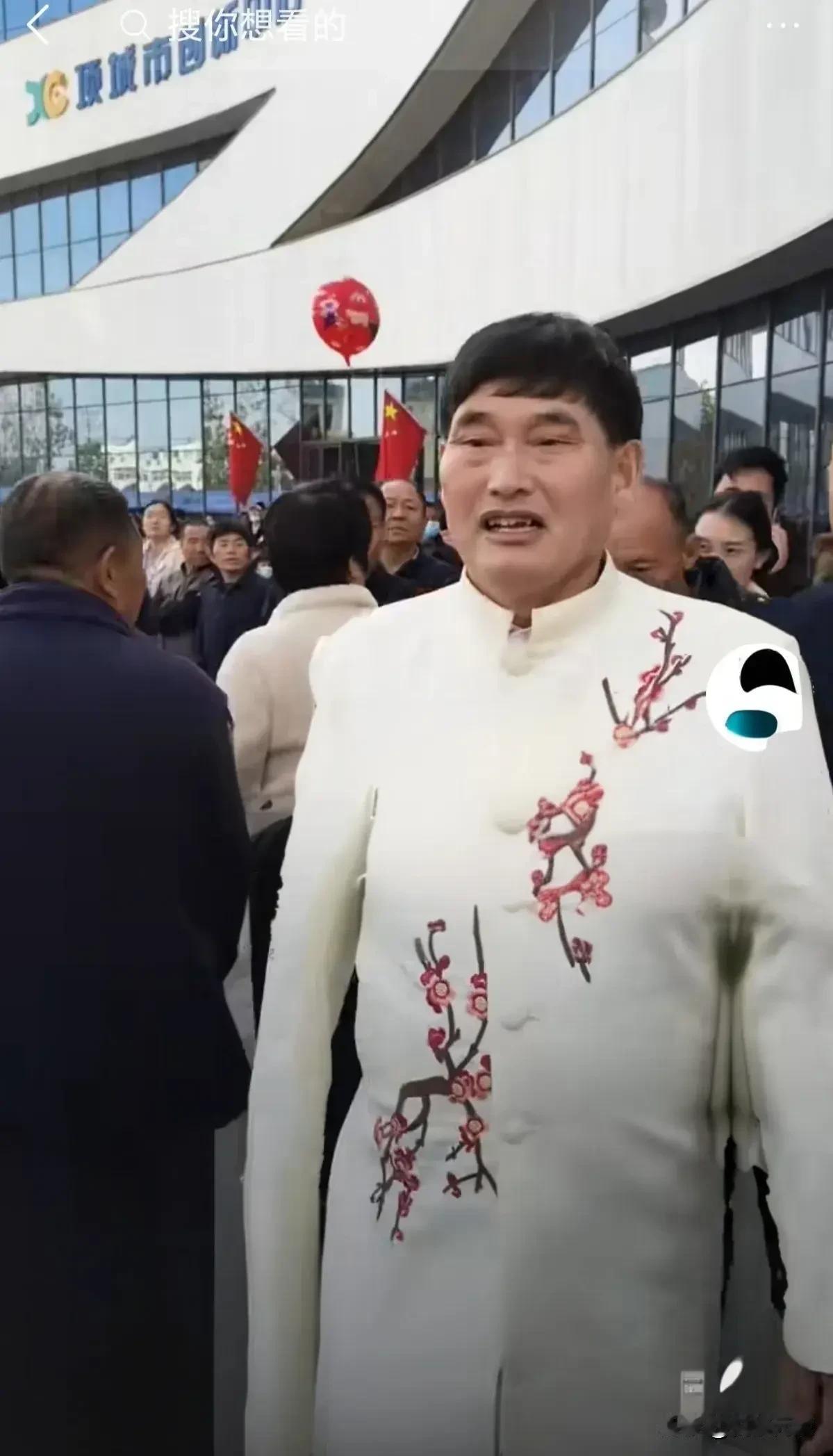 朱之文老师是国内唯一的一个名利双收，人又低调，没有离婚，没有豪车豪宅，没有飘，没
