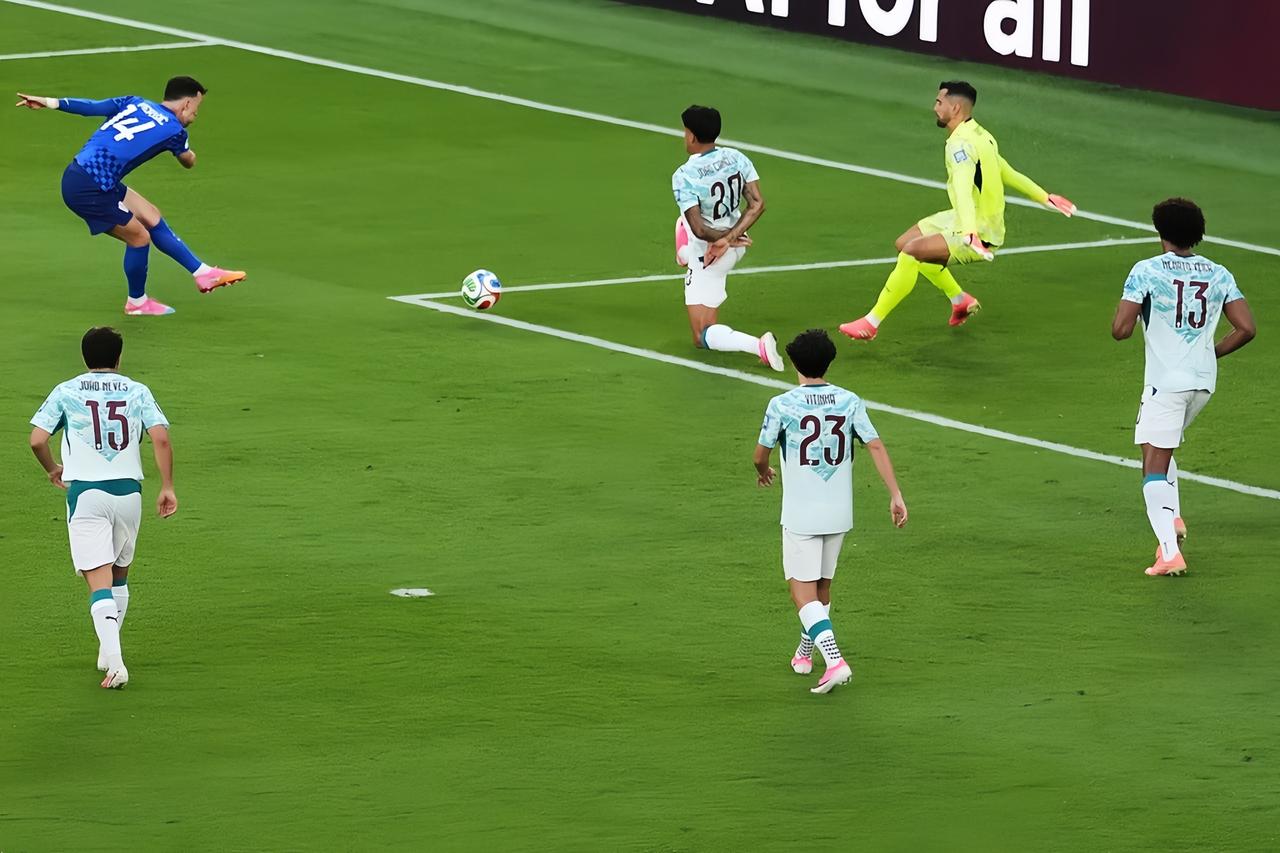 2026年世界杯32强赛中，葡萄牙队2比1战胜克罗地亚队，并挺进16强。这次世界