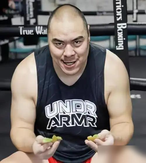 42岁的张志磊，一年没上台，综合世界排名直接被干成了0。谁能想到。
 
跟杜布瓦