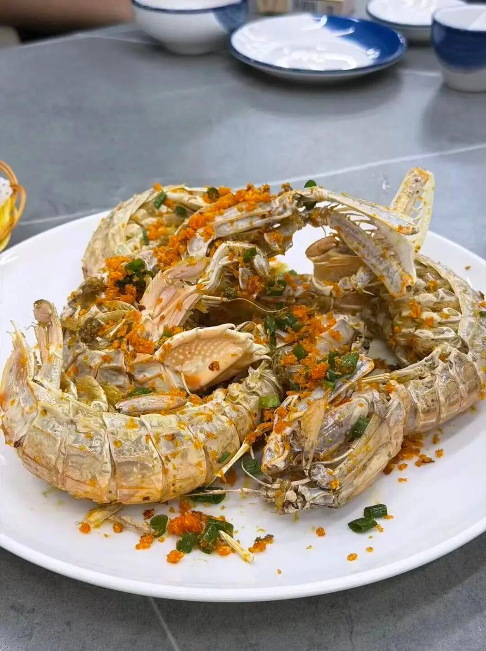 近日，海南三亚一海鲜店“4只皮皮虾1035元”事件，持续引发关注。据报道，因4只
