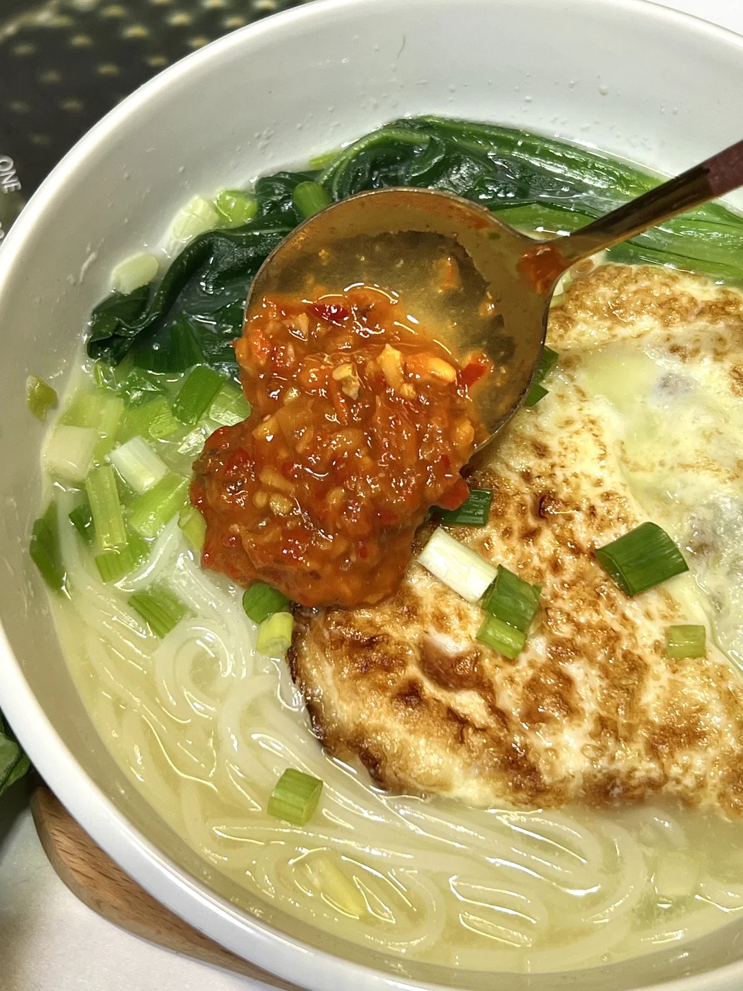 一分钟让你爱上牛肉酱鸡蛋面