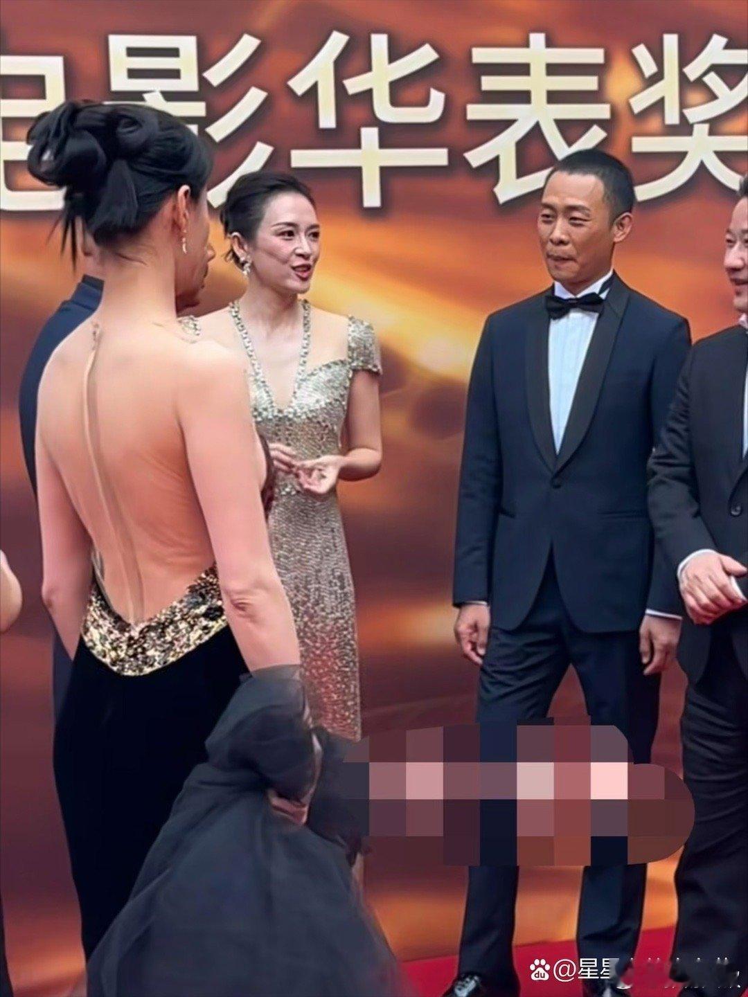 设计师的奇思妙想让一旁的张译都看傻了。 ​​​