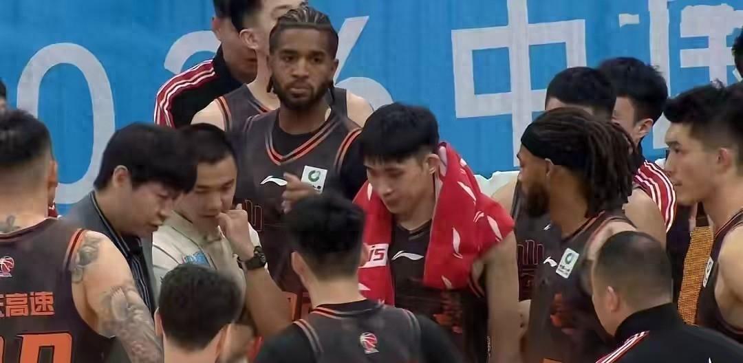 正式确定！CBA常规赛个人奖项候选出炉，山东队高诗岩珀塞尔入围！

这次名单公布