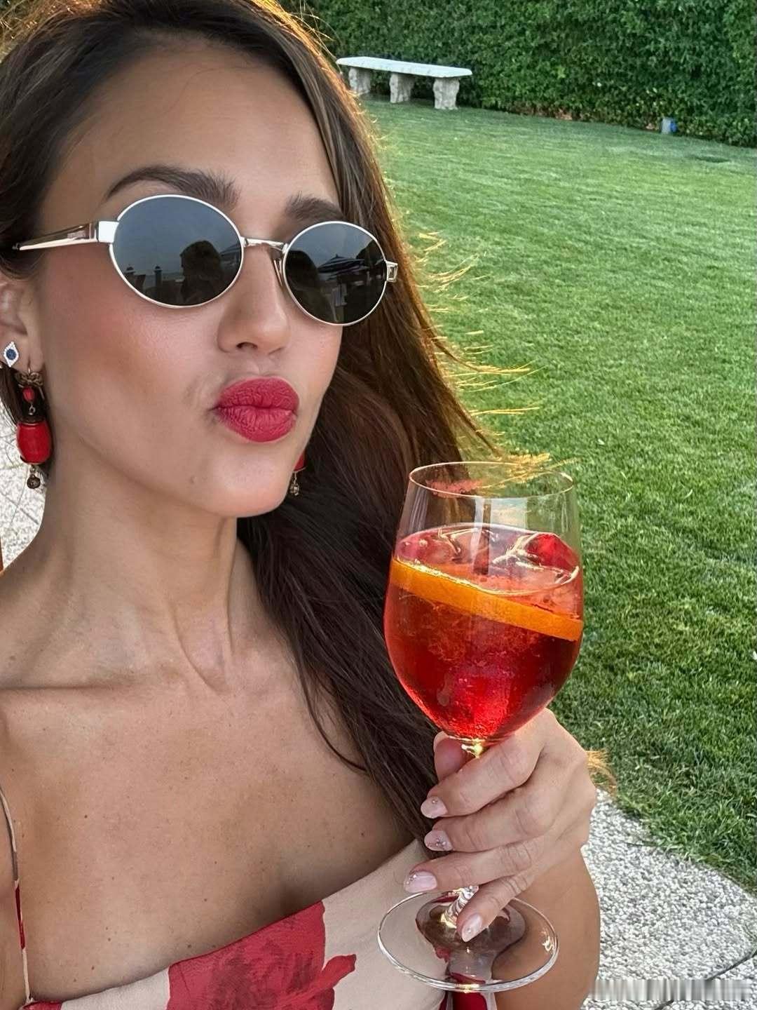 Jessica alba杰西卡阿尔芭近期分享，尽最大努力健身享受最美生活 ​​​