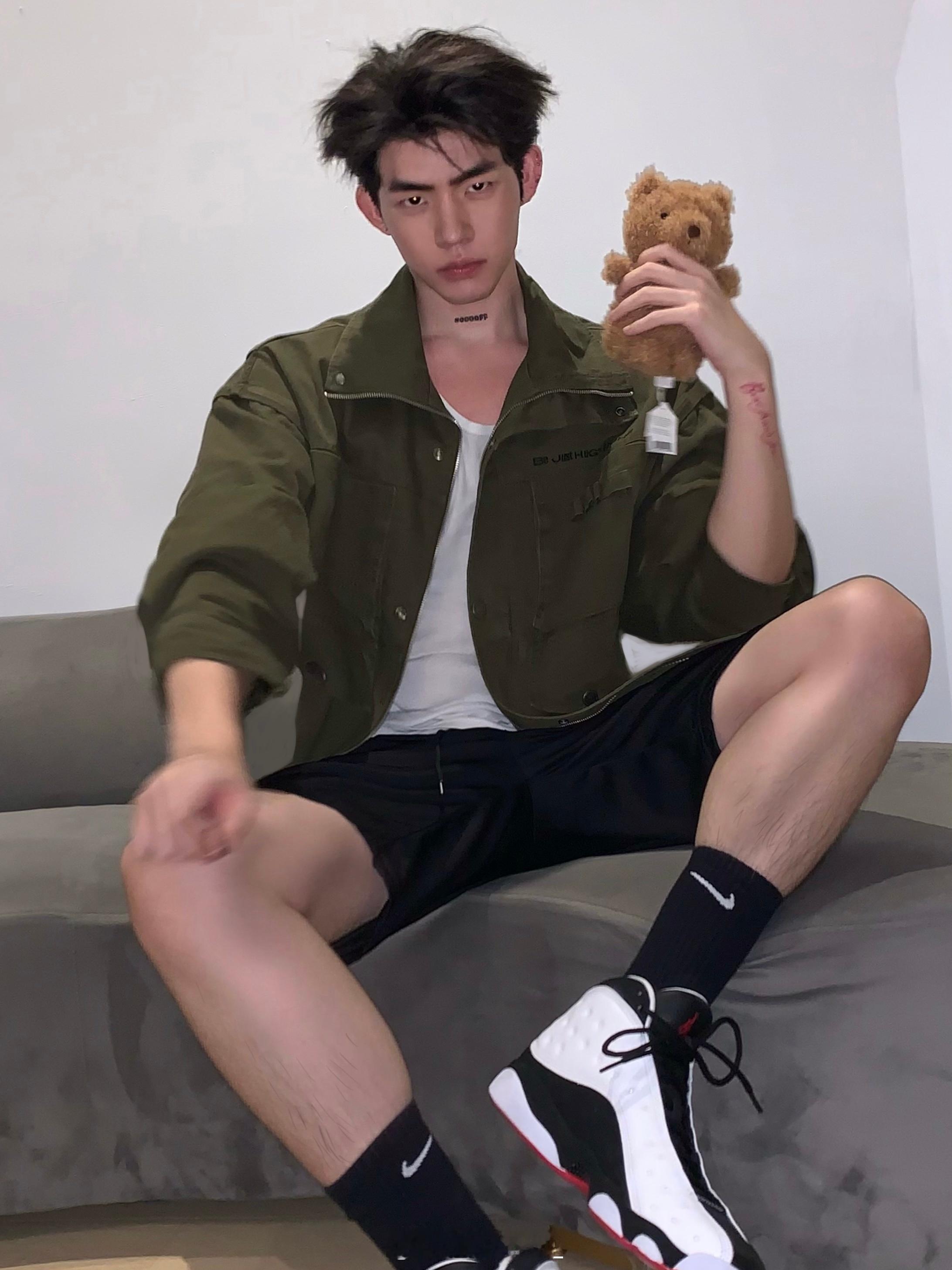 有的时候想扇逼人逼事两耳光 ​​​