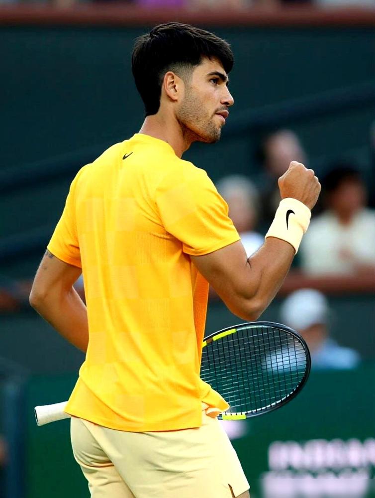 阿尔卡拉斯喊被爆种，数据却打了“针对论”的脸。
第一盘局点，他正拍偏出半寸，到