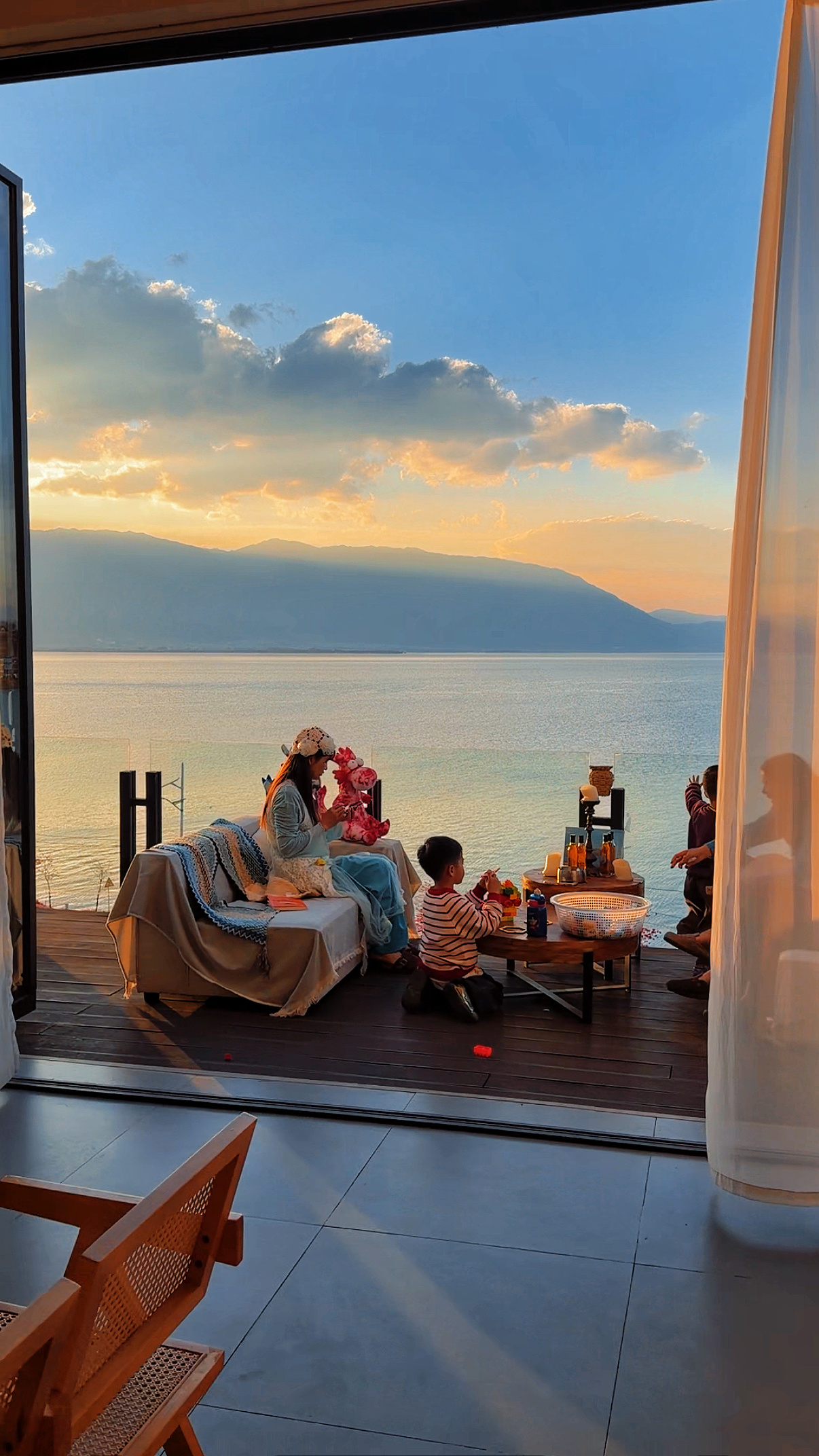 来大理看洱海，别再住错地方啦！我们家就在大理海东，一线无遮挡海景，视野真的绝！超