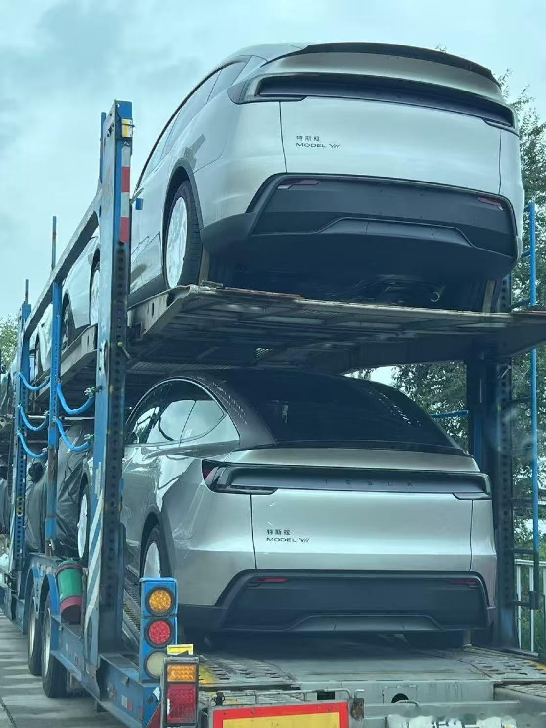 Model Y L、Model YYY来了来了 ​​​