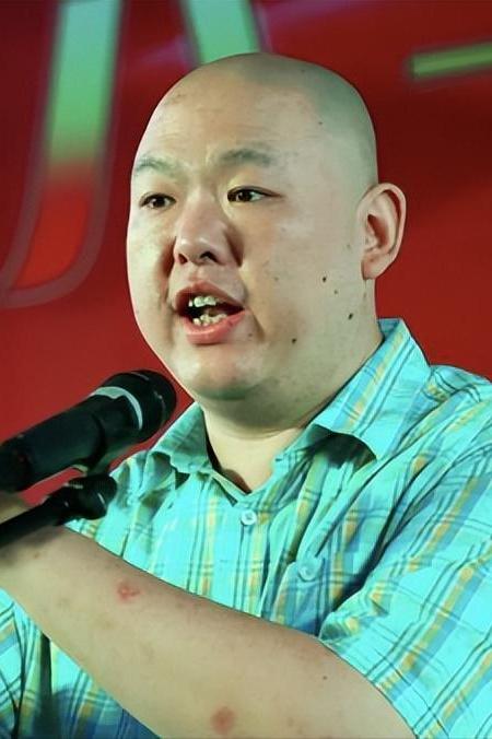 评书大师王玥波说，出名不一定有钱，我算是有名的，全国听众几乎都知道我，说聊斋，说