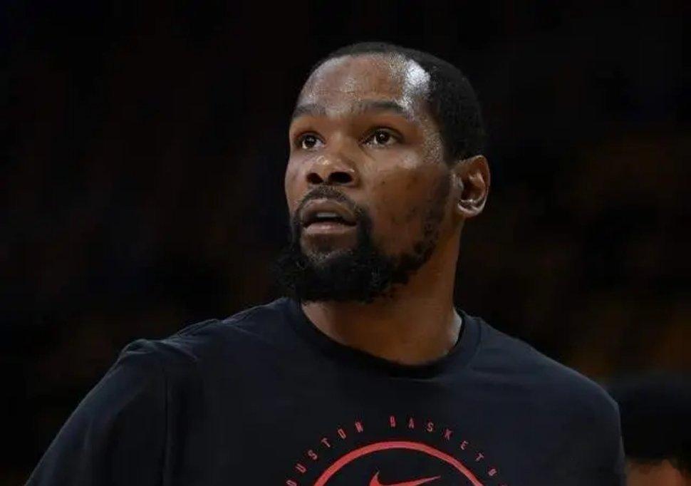 文班亚马最佳防守球员文班亚马全票当选DPOY，杜兰特伤情突变，东契奇悄然恢复训练