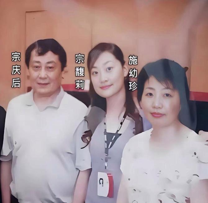 一位跟了宗庆‎后几十年的资深前高‎‏管，曾在私下饭局里聊‎﻿起过一些外人不知道的
