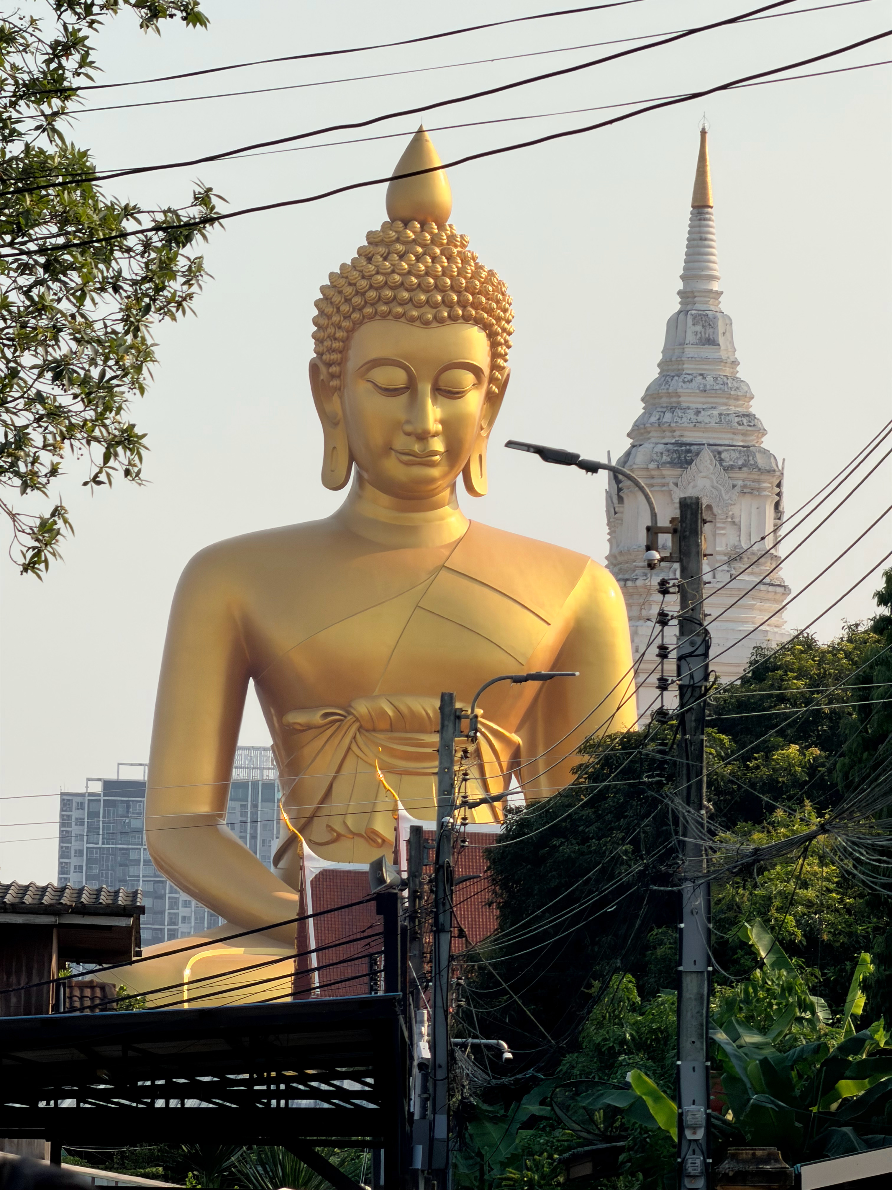 两年前来曼谷的时候水门寺大佛在维修没看到这次终于看见啦不同机位来一张 泰国·曼谷