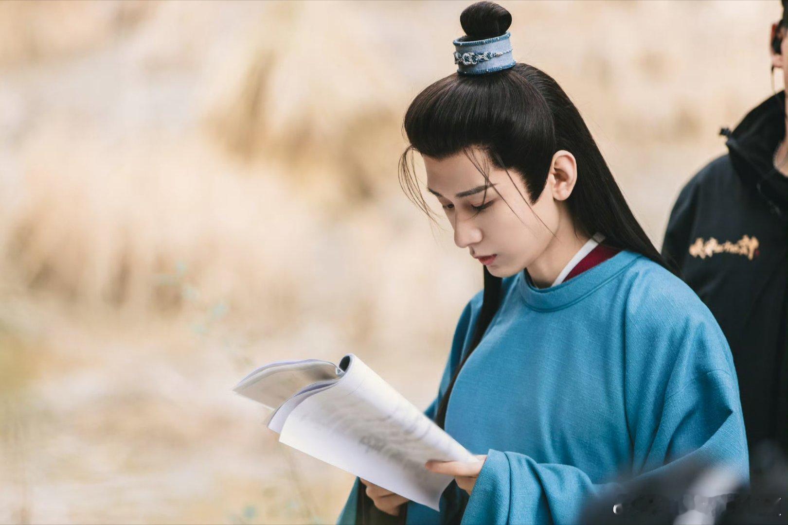 成毅赴山海cy成毅萧秋水李沉舟肖明明不营销不炒作，用自己的真诚努力与付出，一步一