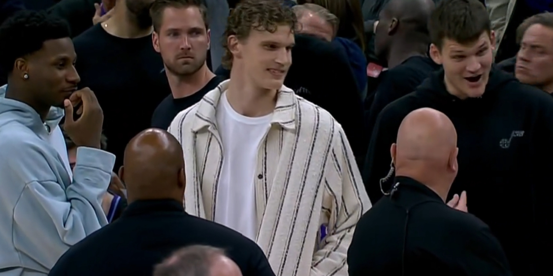 爵士真正的大个子球星们在场下看队友拼搏，干躺掘金。 