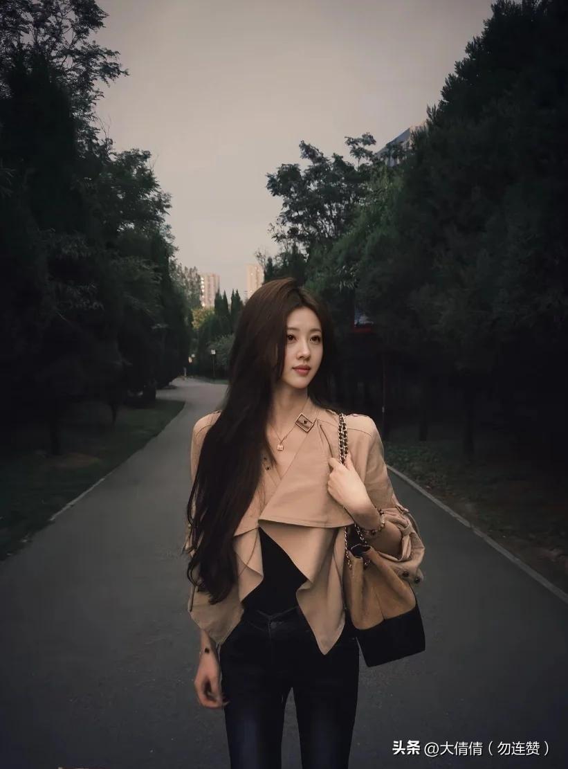 旅游真的要趁早，
有些风景一等就是永别
看到古列斯坦宫遭战火损毁，
真的破防了。