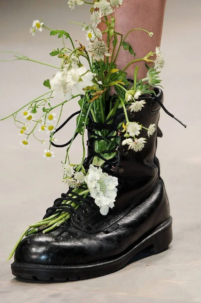 把春天穿在脚上｜Ashish 2012 步步生花🌺