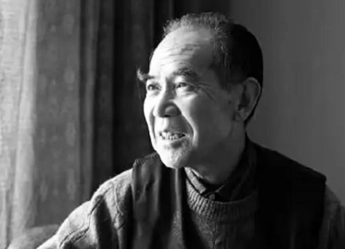 1962年，毛主席的机要秘书高智被调往西安工作，临走前，毛主席突然对他说：“我有