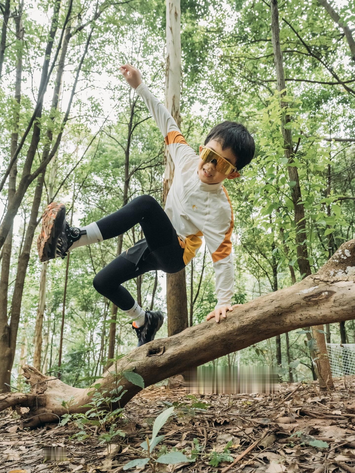 越野跑，比徒步更刺激好玩的户外体验！都是在山里“流浪”，我终于把徒步和...