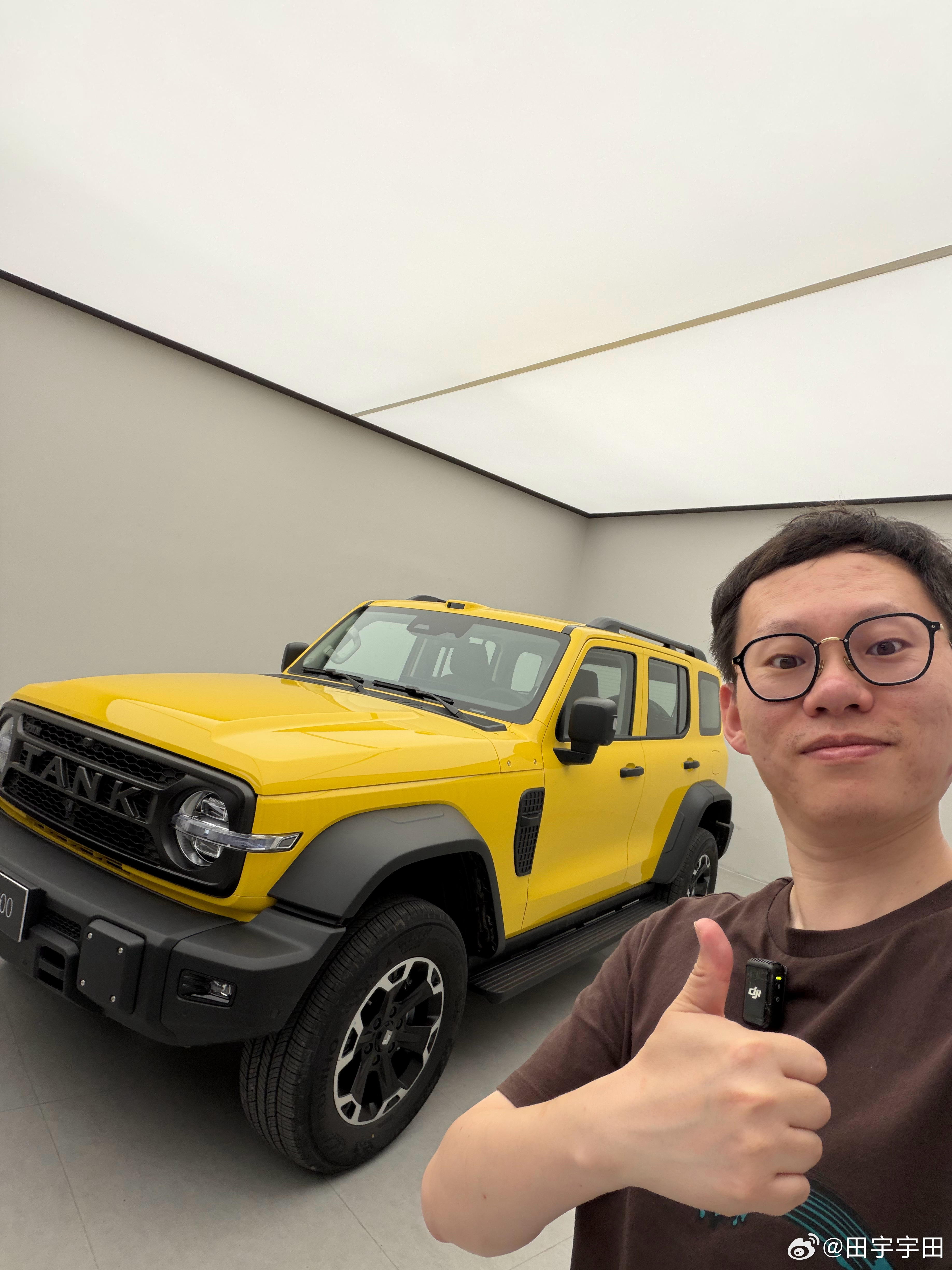 想买硬派越野的等一等全新坦克300绝对值得！中国越野车的图腾以前是它，以后还是它