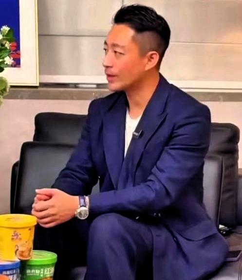豪门梦碎还是涅槃重生，大S的任性与汪小菲的逆袭。

说起来，人生就像捡金疙瘩还是