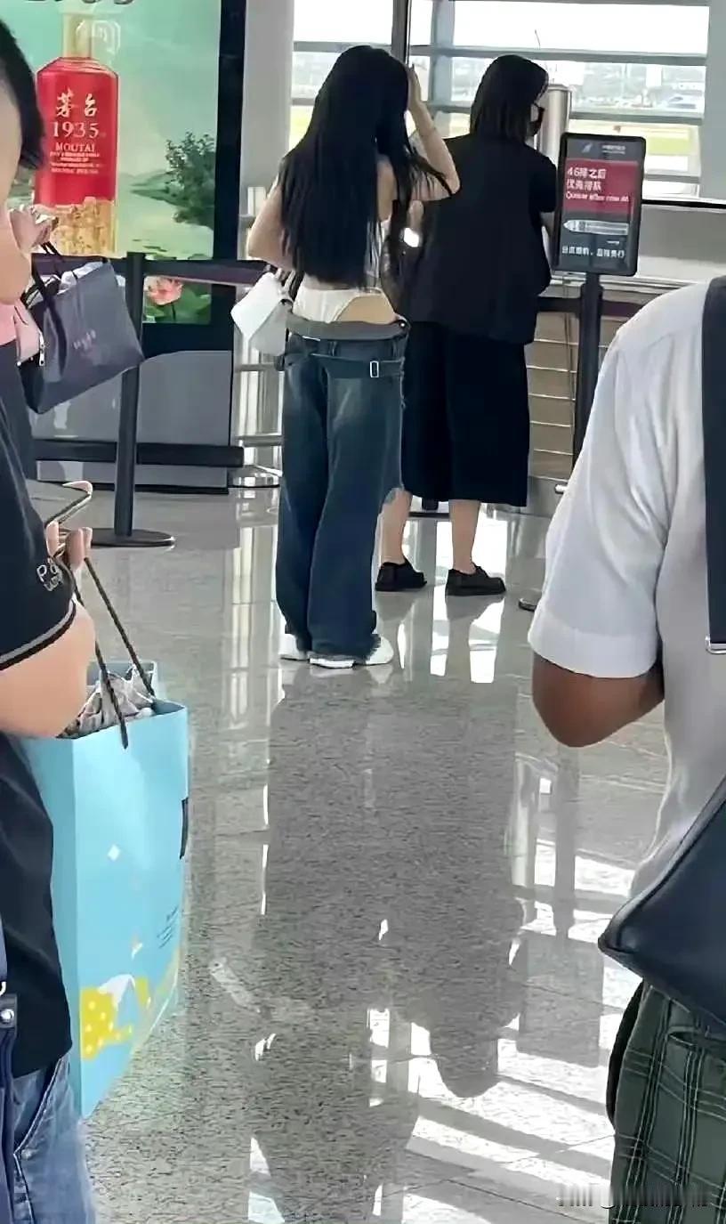 这么穿舒服？
好看？时尚？
引人注目？
