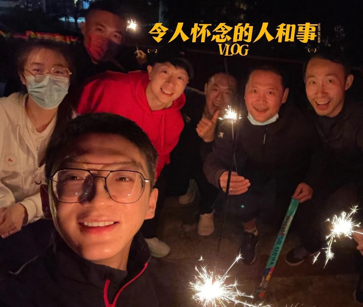 天呢22年陵水封训有人说马龙去放仙女棒了，终于看到图了。 