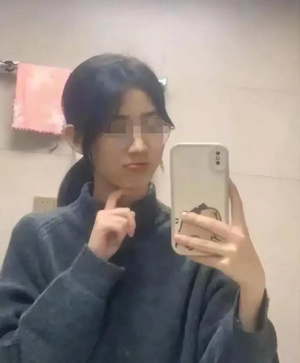 抛开事实不谈～
难道这位女教师的老公就没有一点责任么？[灵光一闪][灵光一闪][