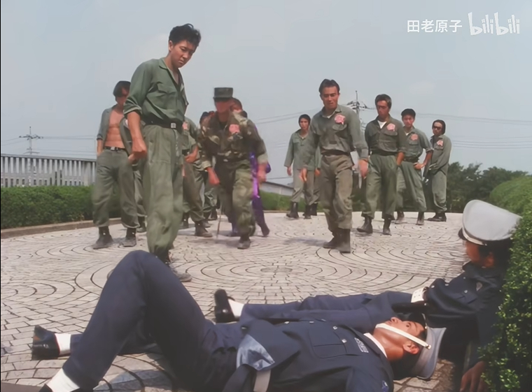 龙连者来客串，先把麒麟连者的弟弟和百万银打一顿。 