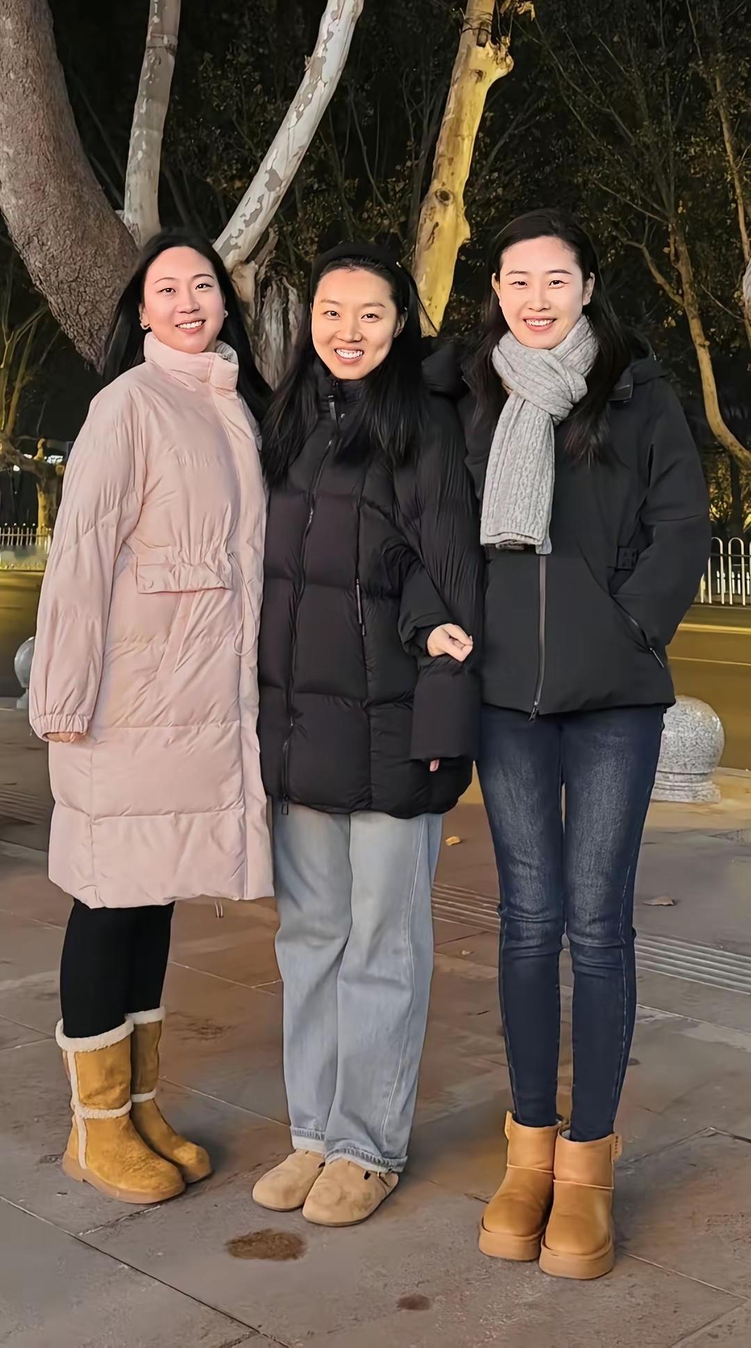 都说现在男多女少，可是我们单位三位同事姐姐，现在都没找到对象，家里一直催，她们自