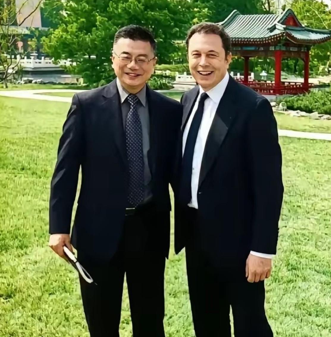 太意外！全球狂傲的马斯克，唯独对这位上海老同学甘拜下风。在国际商界，马斯克向来以