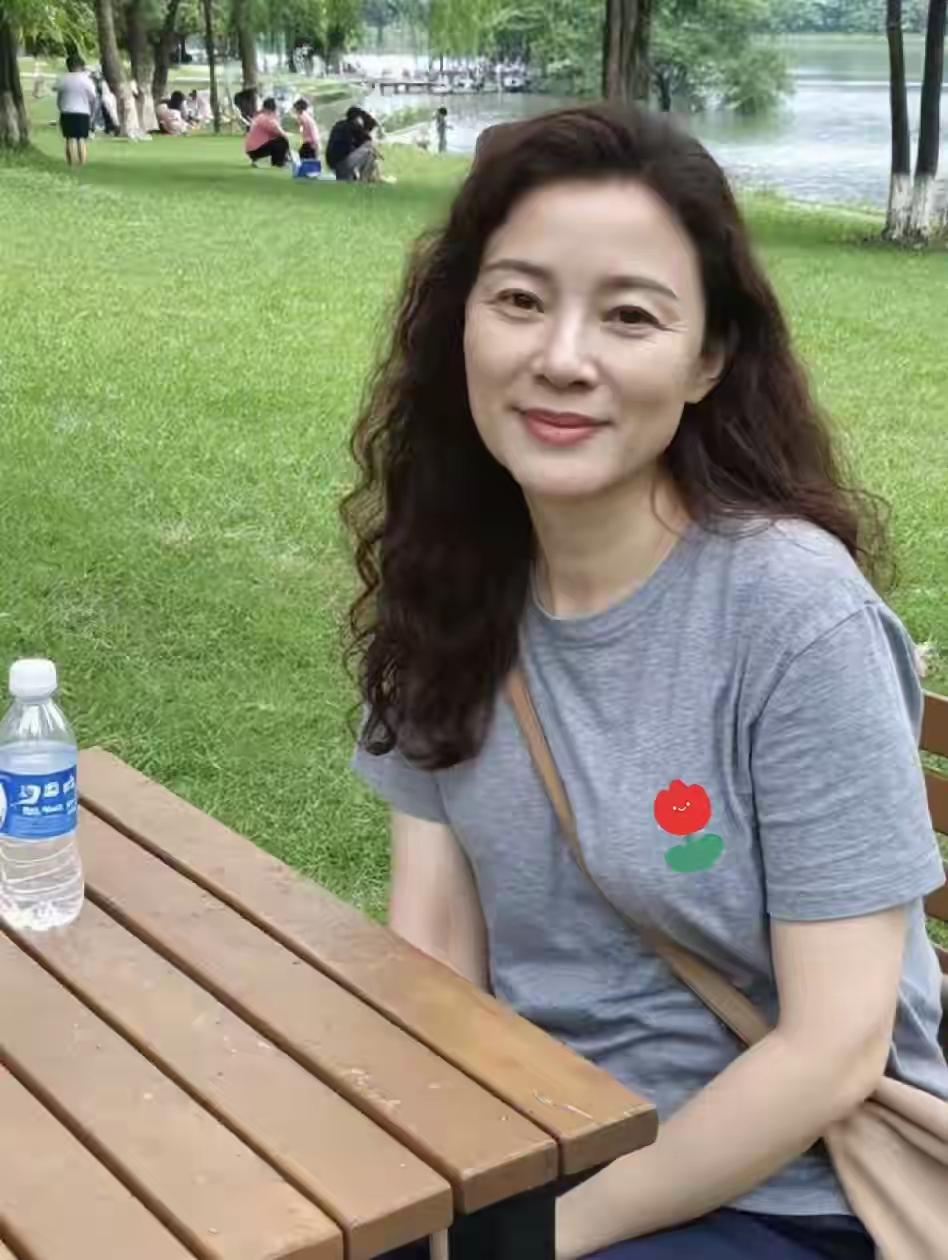人生以过半，只剩下漂亮，不需要男人了