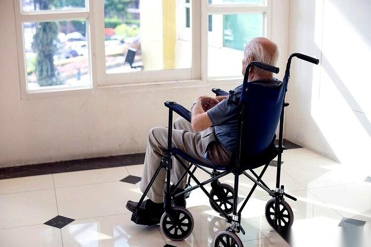 热炕头，小烧酒，一觉醒来，半边身子没了知觉。
这不是电影，这是我老家，东北，冬天