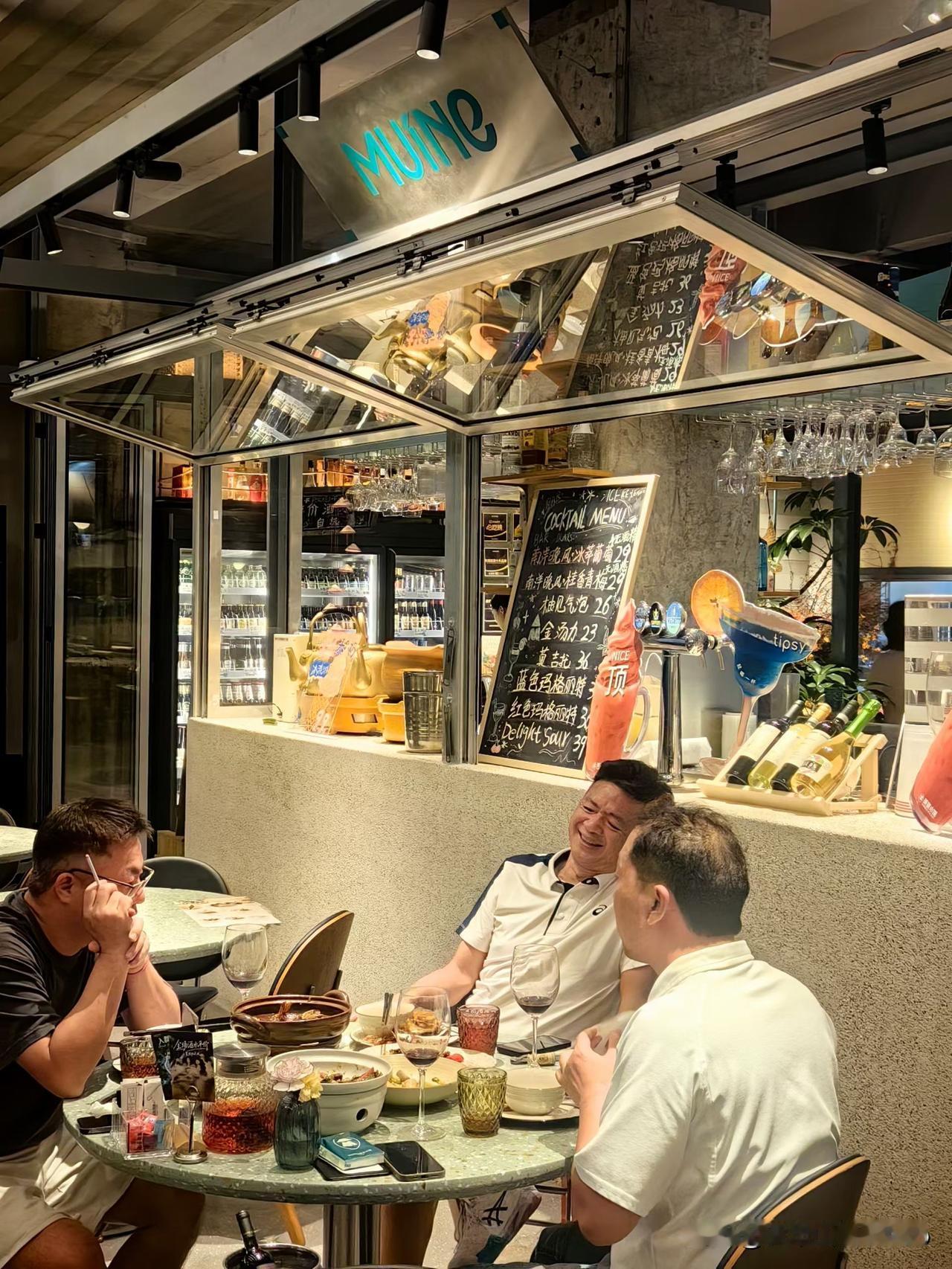 美奈小馆东南亚菜Bistro
郭总从越南菜升级漂亮饭
全时段多场景​白餐夜酒新模