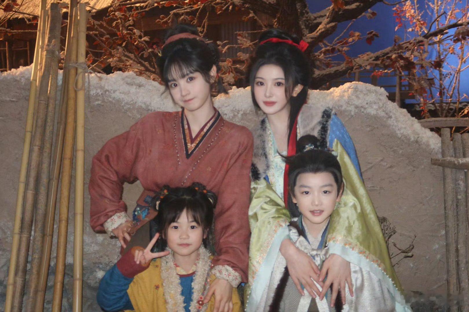 长玉浅浅宁娘宝儿合照 哇 孔雪儿俞浅浅最好的人就在身边 哇！长玉浅浅宁娘宝儿合照