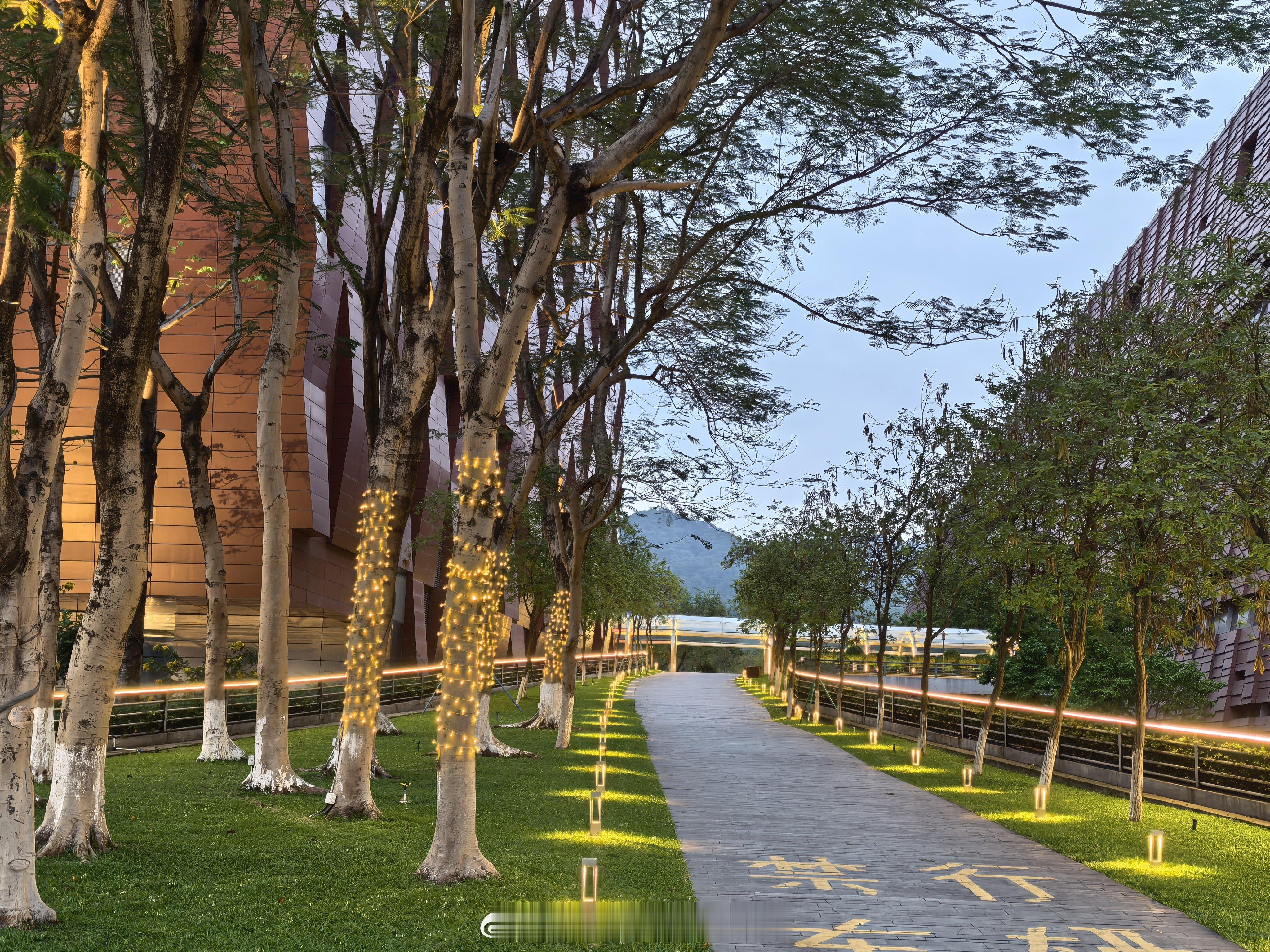 目前我感觉最好的三家发布会，鸿蒙智行（余承东讲），小米，日产。鸿蒙智行和小米就不