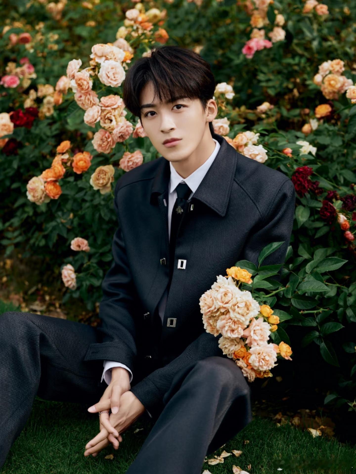 何洛洛林墨越剧春晚舞台路透浙江卫视越剧春晚 多元风格碰撞，何洛洛林墨携手演绎，让