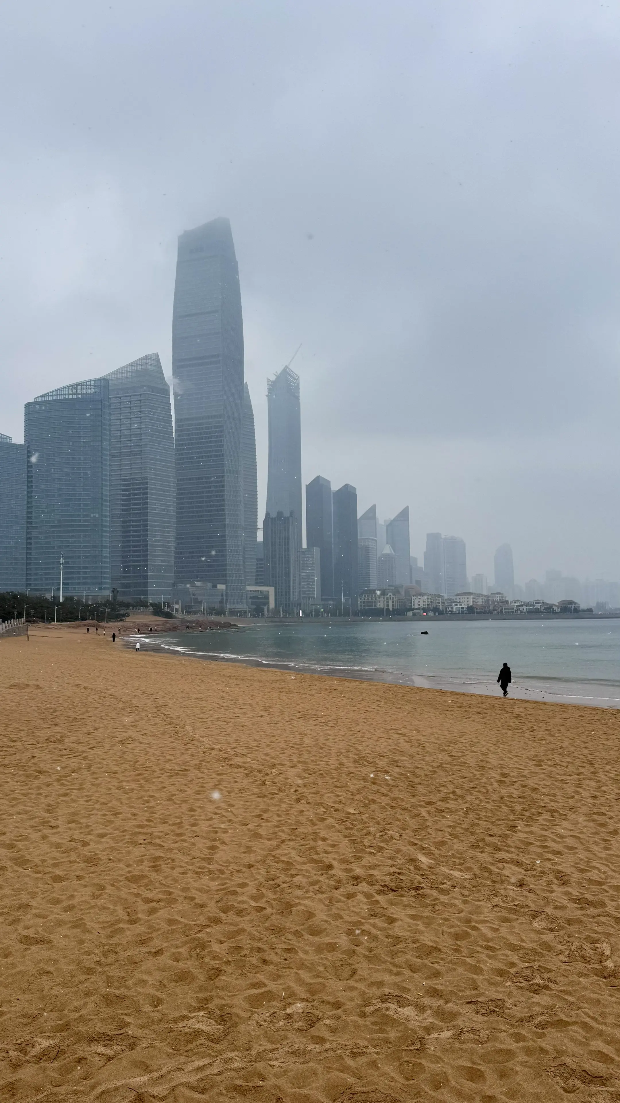 生锈的感情又逢青岛下雪天.