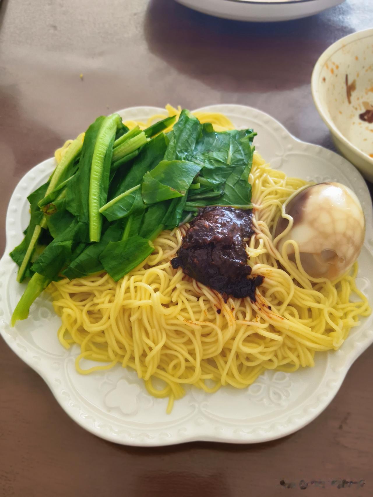 放假到现在三周，没有大运动量，体重降了6斤，只做了一点——控制饮食，表面是减少食