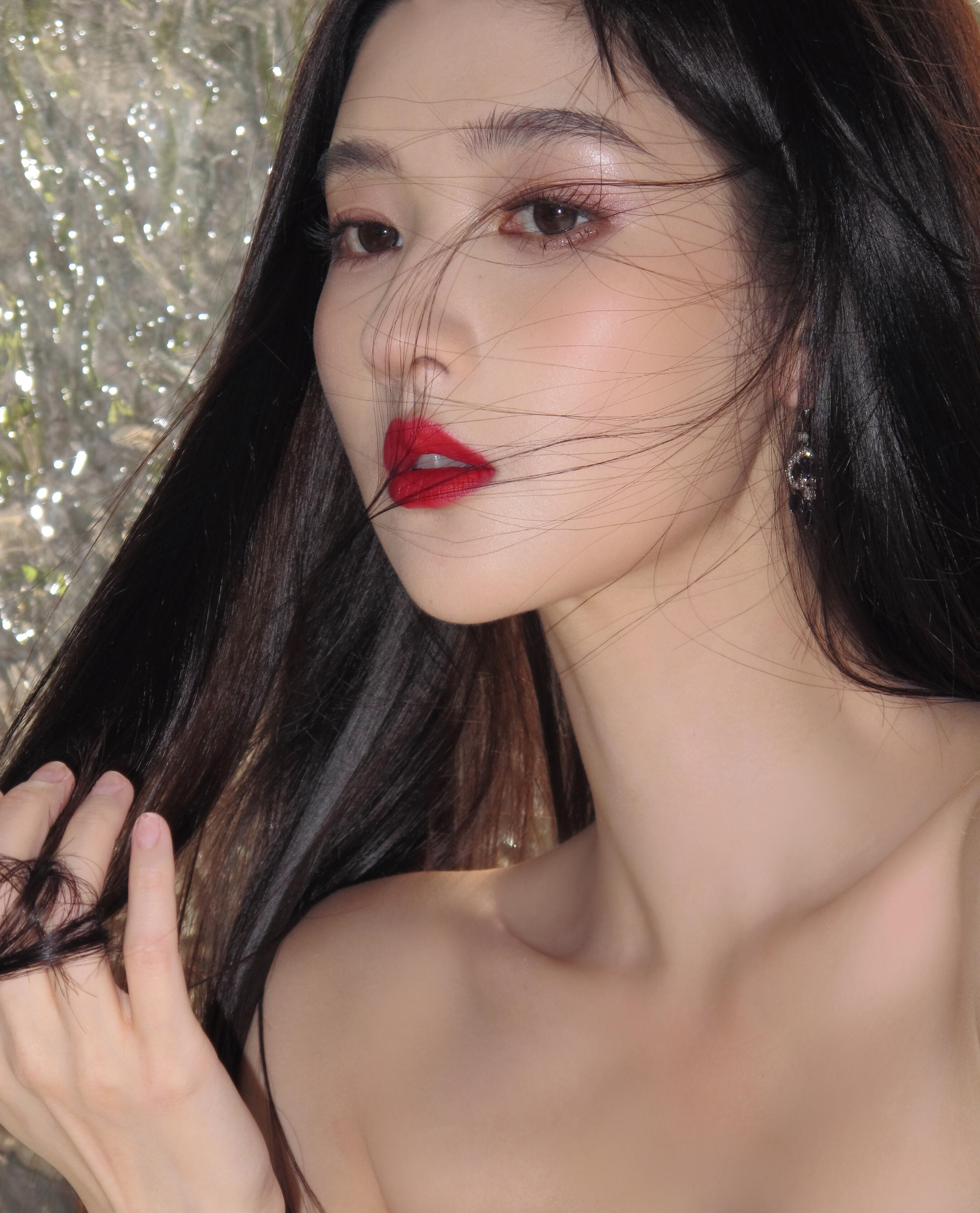 华天崎帮王玉雯化的“美人鱼塑妆”