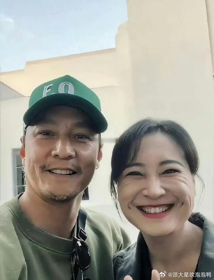 一张是吴彦祖发的，一张是贾玲助理发的，这差距也太明显了…… 