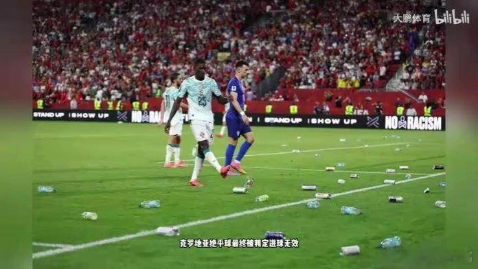 凤凰新闻【绝平球被吹判罚惹争议！亨利与伊布怒喷：裁判和VAR毁掉了本届世界杯最伟