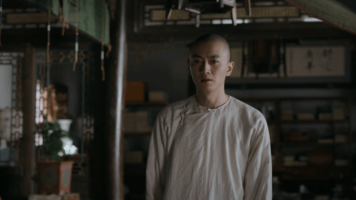 陈晓的演技感染力没得说，《人生之路》古平原送别师父，跪下、磕头、落泪，三个动作一